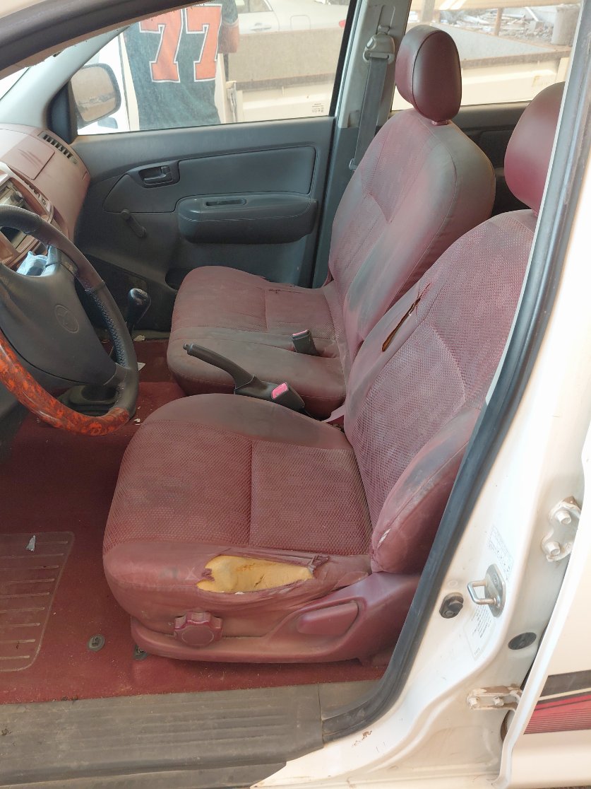 Toyota Hilux  2012 image