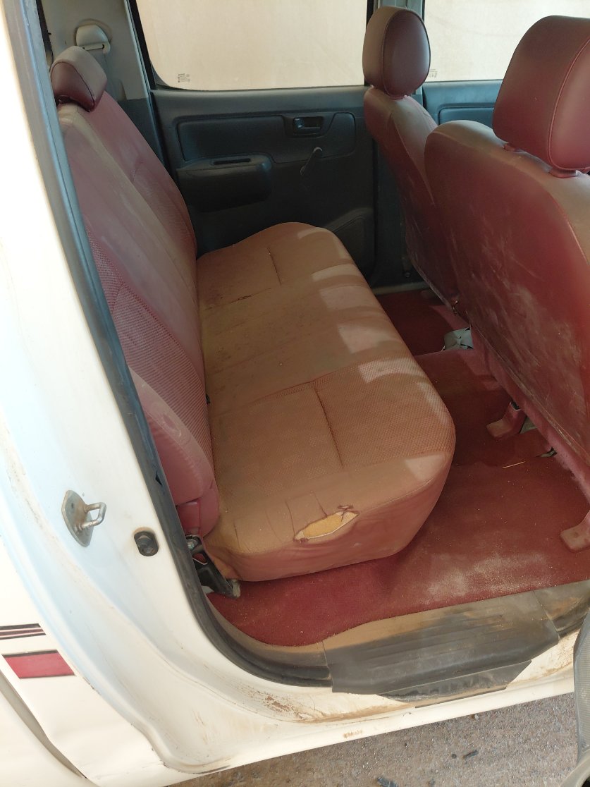 Toyota Hilux  2012 image