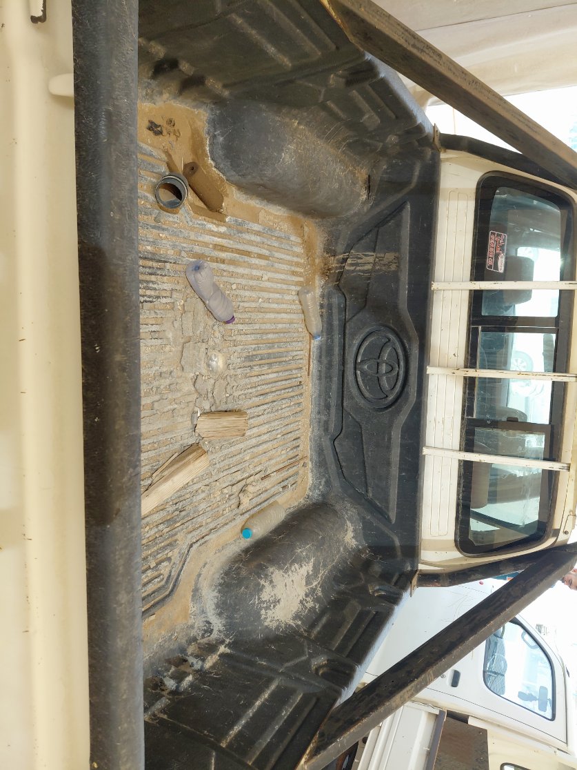 Toyota Hilux  2012 image