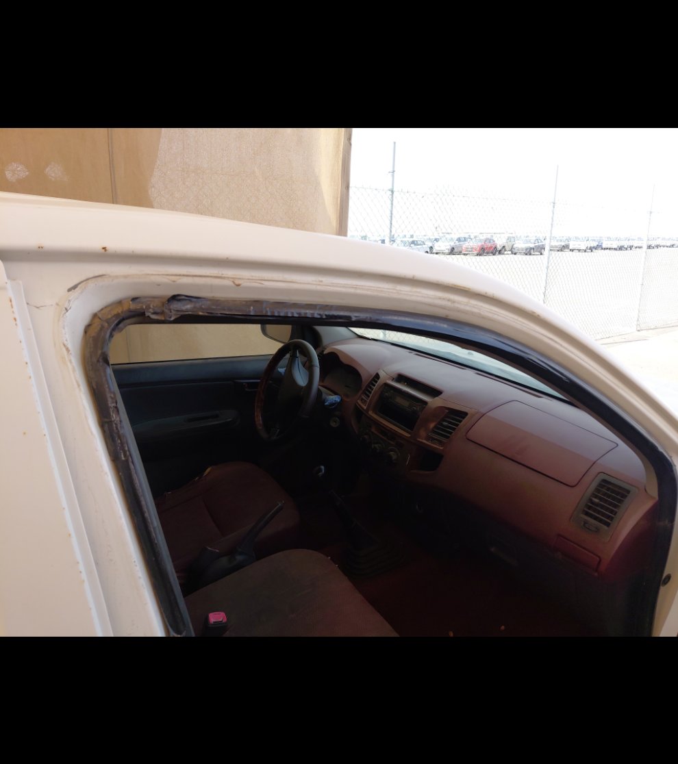 Toyota Hilux  2012 image