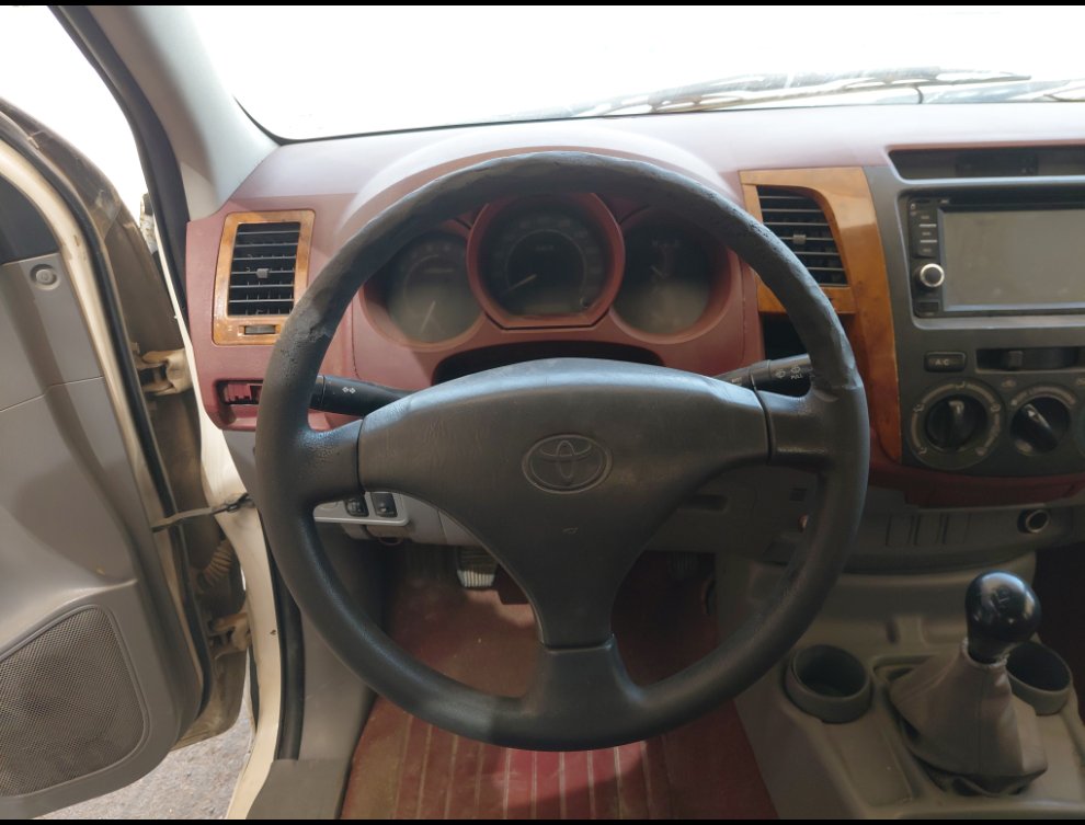 Toyota Hilux  2006 image