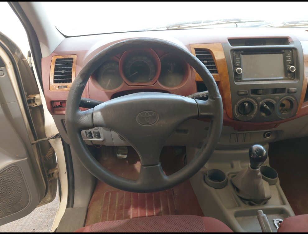 Toyota Hilux  2006 image