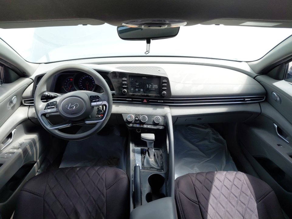 Hyundai Elantra GL 2023 image