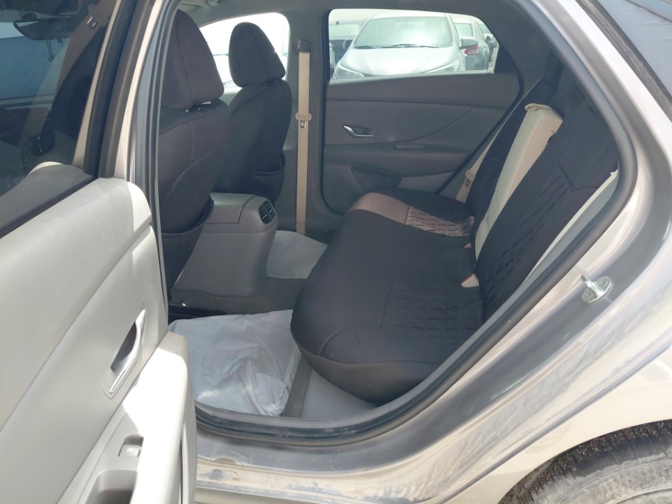 Hyundai Elantra GL 2023 image