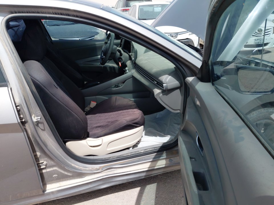 Hyundai Elantra GL 2023 image