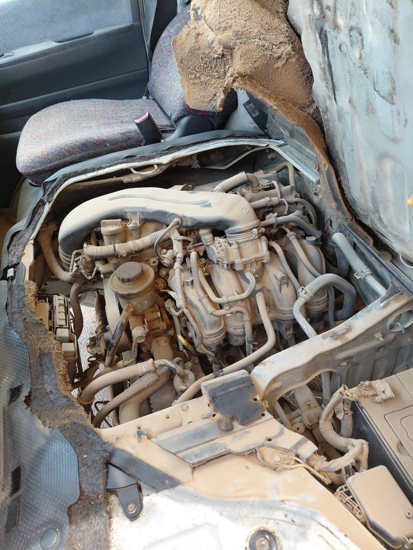 Toyota Hiace Bus  2011 image