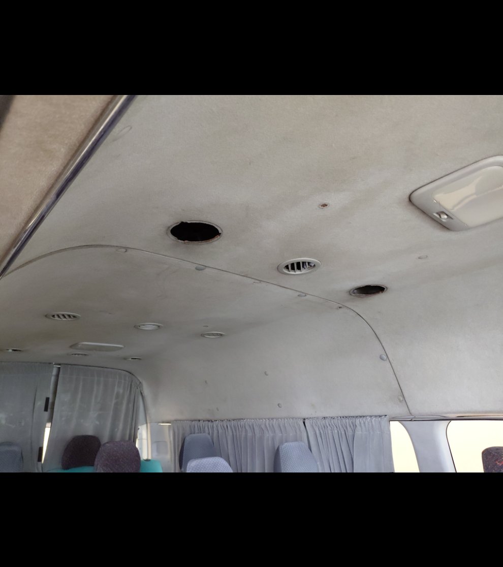 Toyota Hiace Bus  2011 image