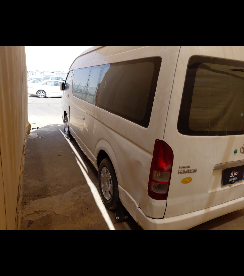 Toyota Hiace Bus  2011 image