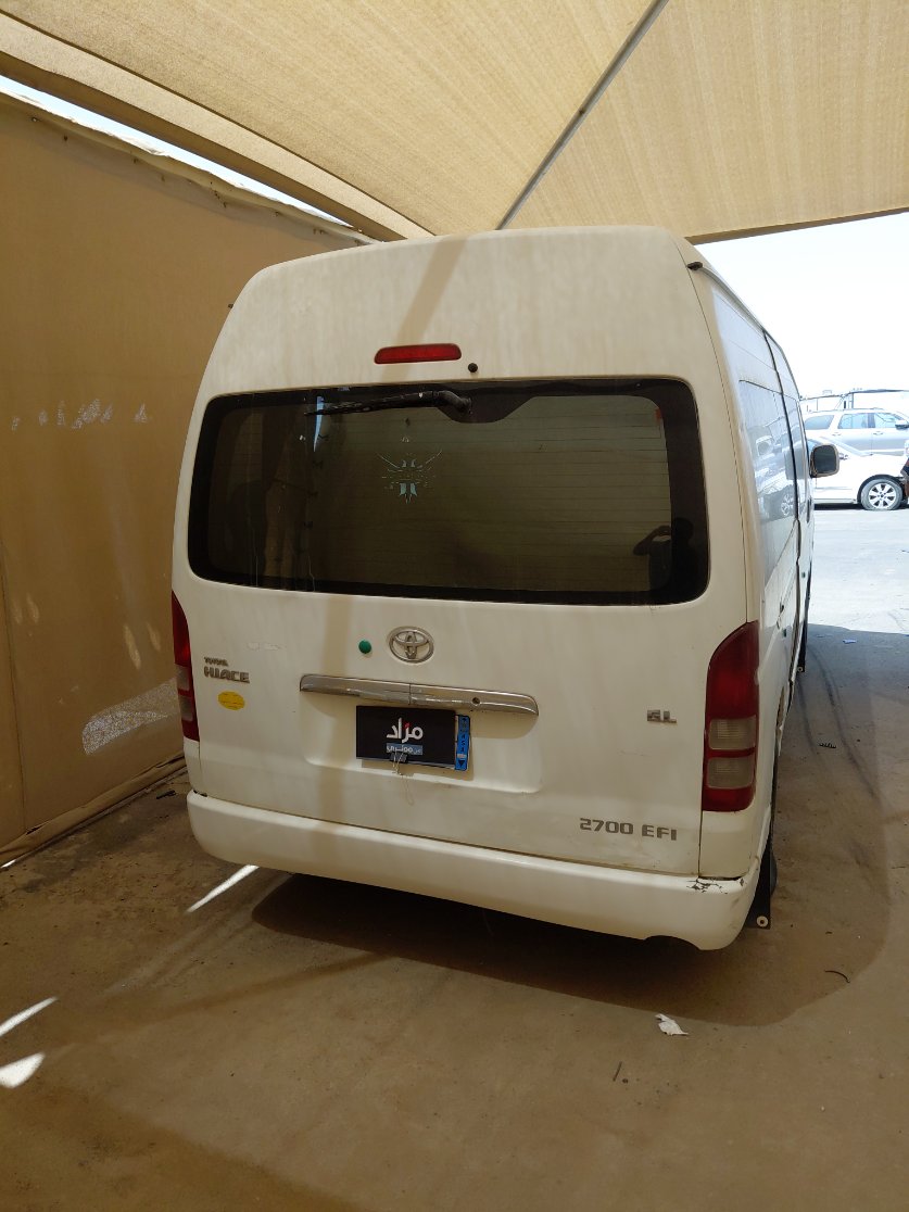 Toyota Hiace Bus  2011 image