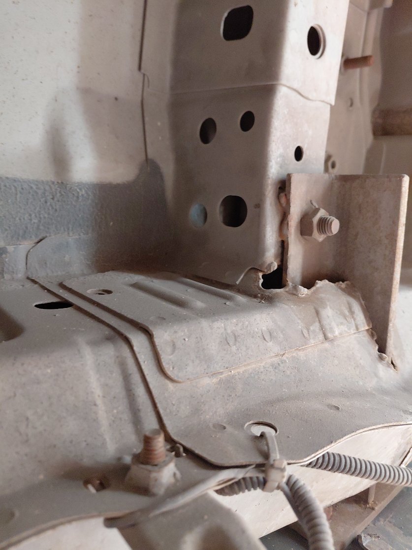 Toyota Hiace Bus  2011 image