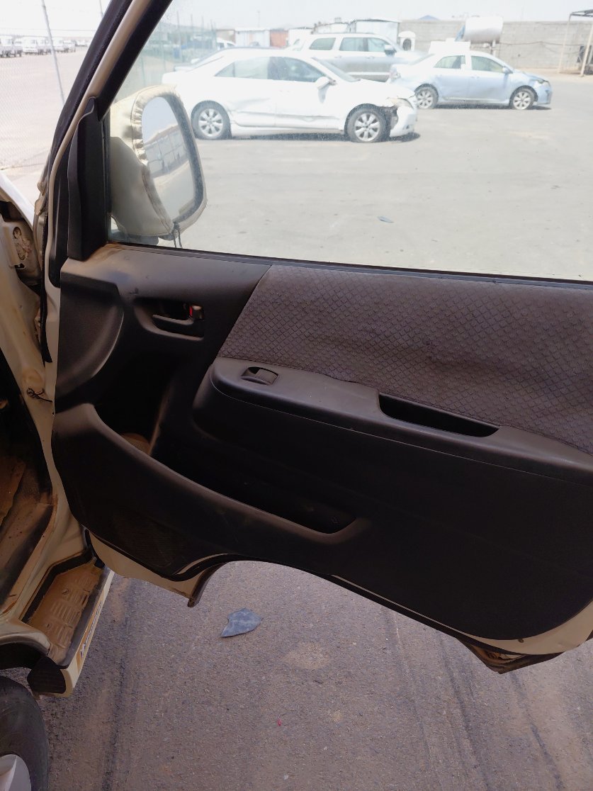 Toyota Hiace Bus  2011 image