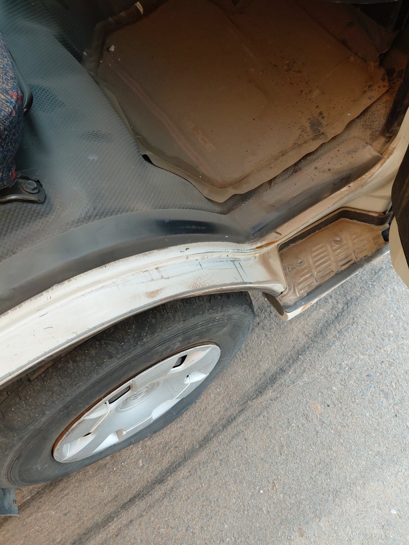 Toyota Hiace Bus  2011 image