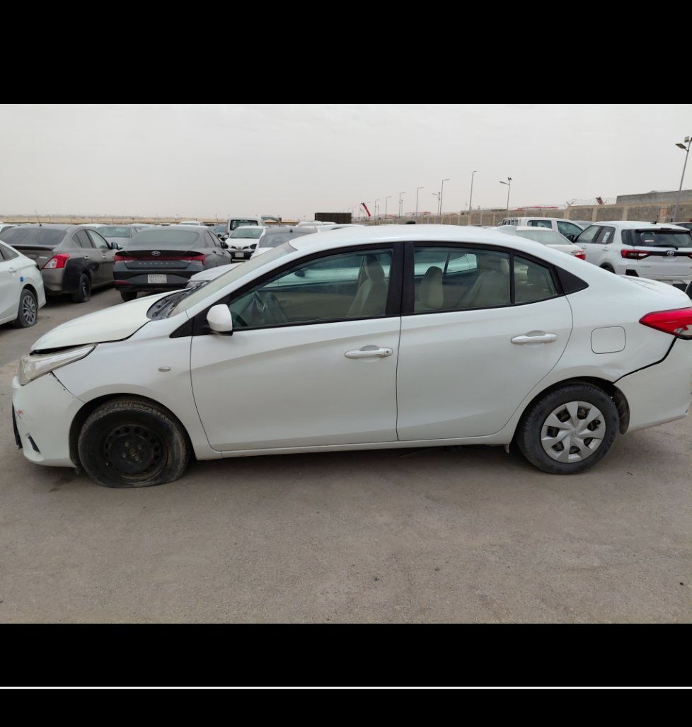 Toyota Yaris Y FLT 2021 image