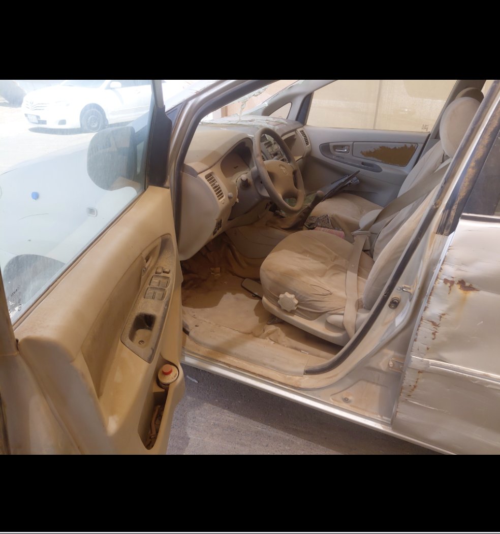 Toyota Innova  2011 image