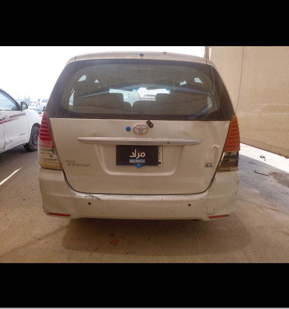 Toyota Innova  2011 image