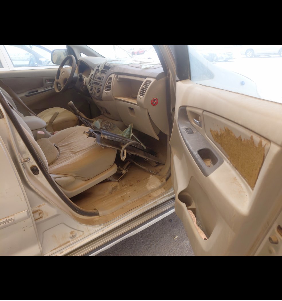 Toyota Innova  2011 image