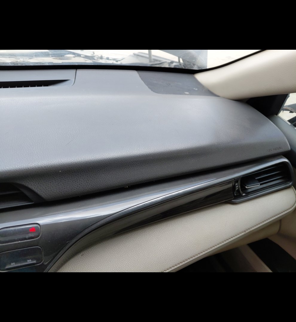 Toyota Camry LE HEV 2019 image