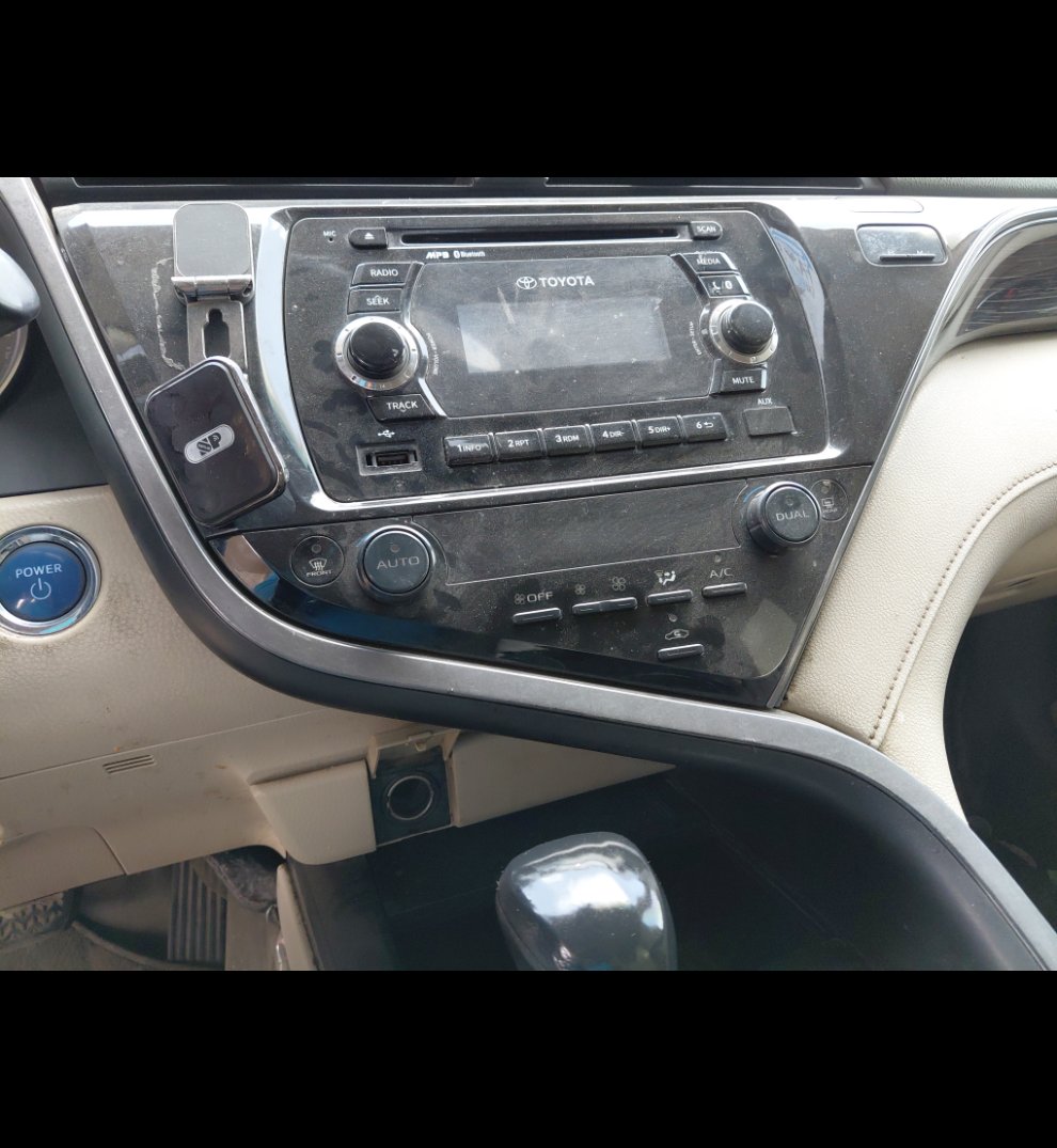 Toyota Camry LE HEV 2019 image