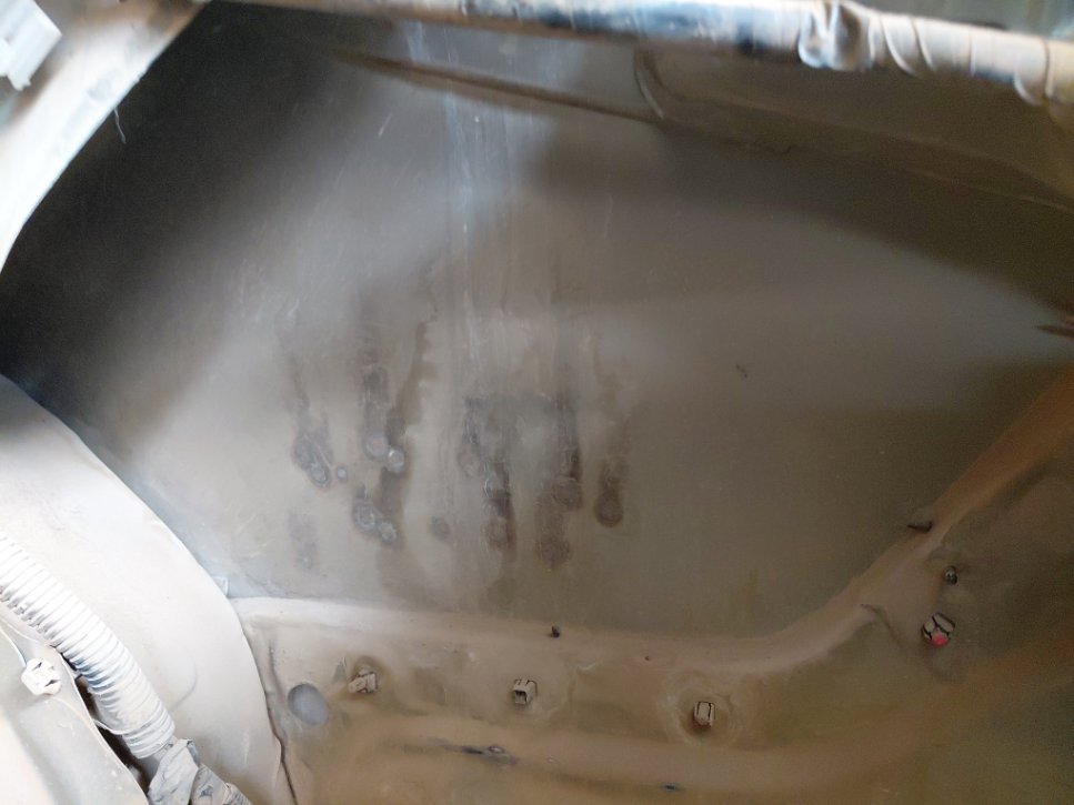 Toyota Camry LE HEV 2019 image