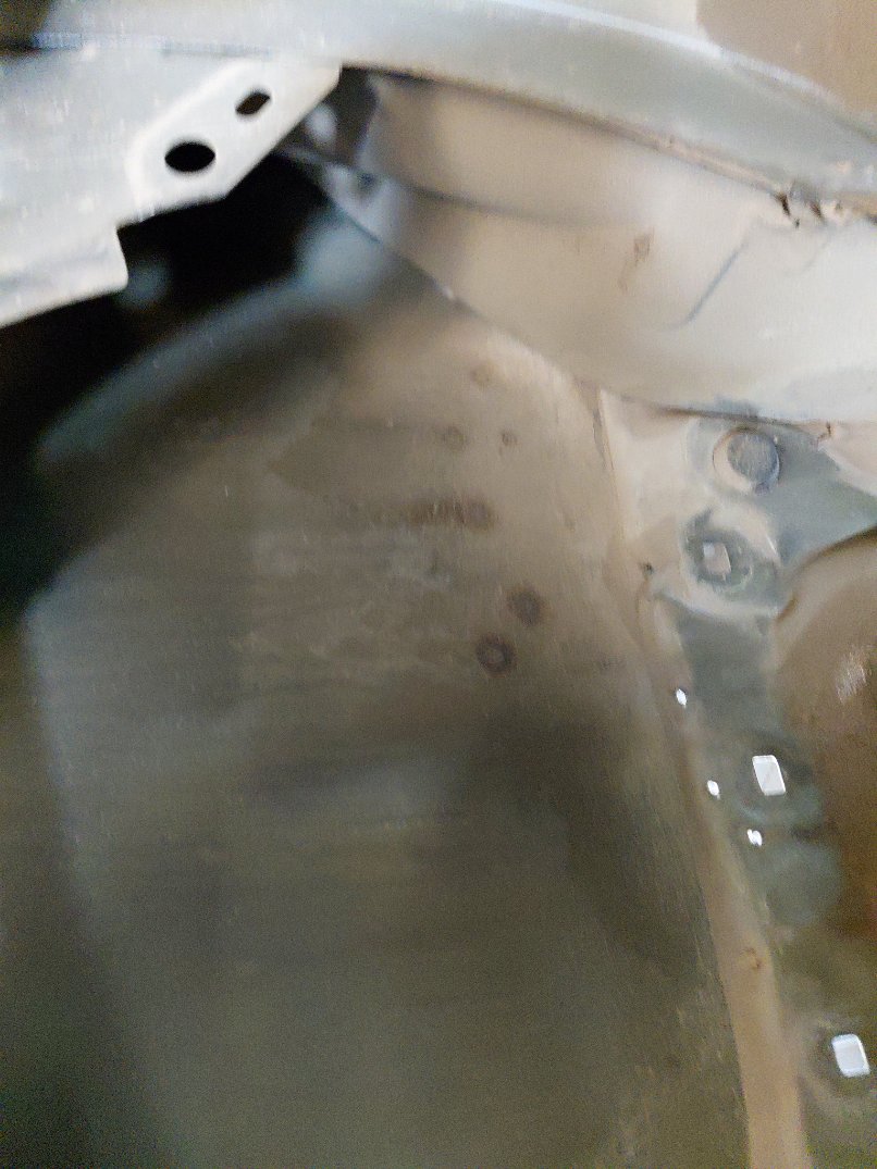 Toyota Camry LE HEV 2019 image