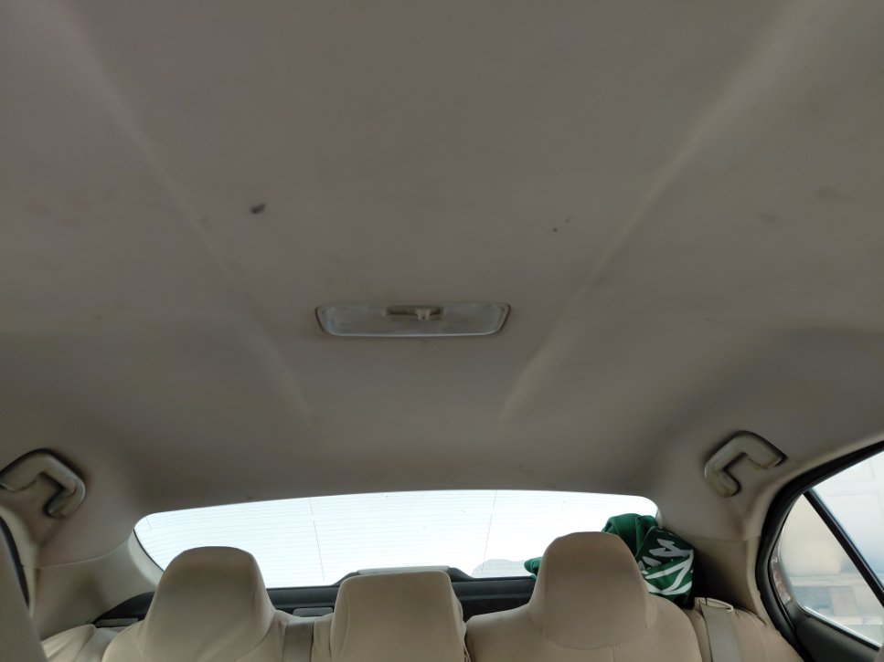 Toyota Camry LE HEV 2019 image