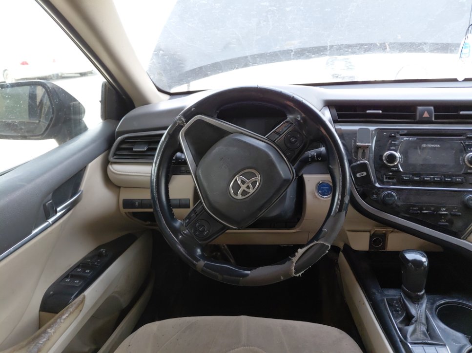 Toyota Camry LE HEV 2019 image