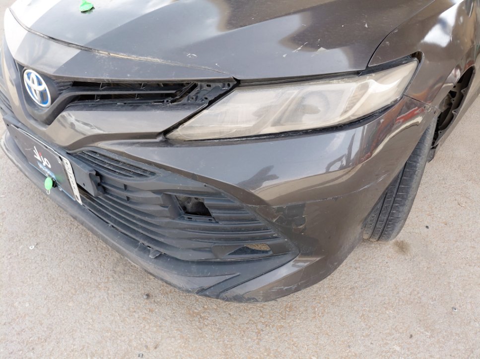 Toyota Camry LE HEV 2019 image