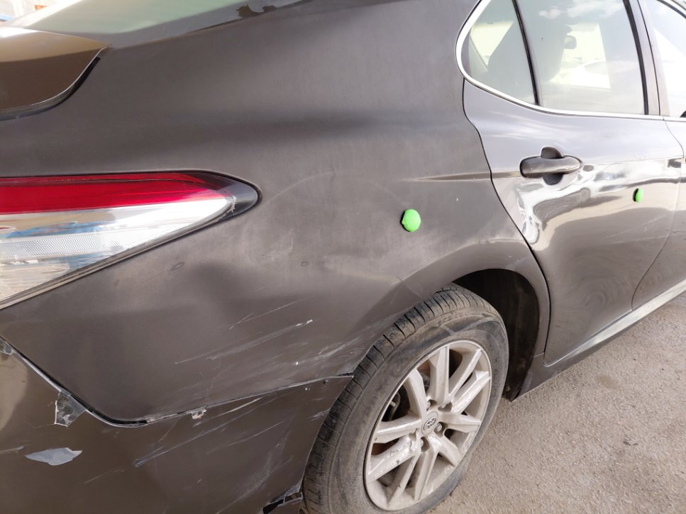 Toyota Camry LE HEV 2019 image