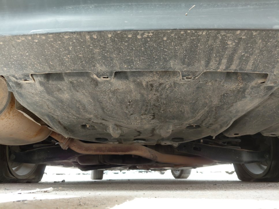 Toyota Camry LE HEV 2019 image