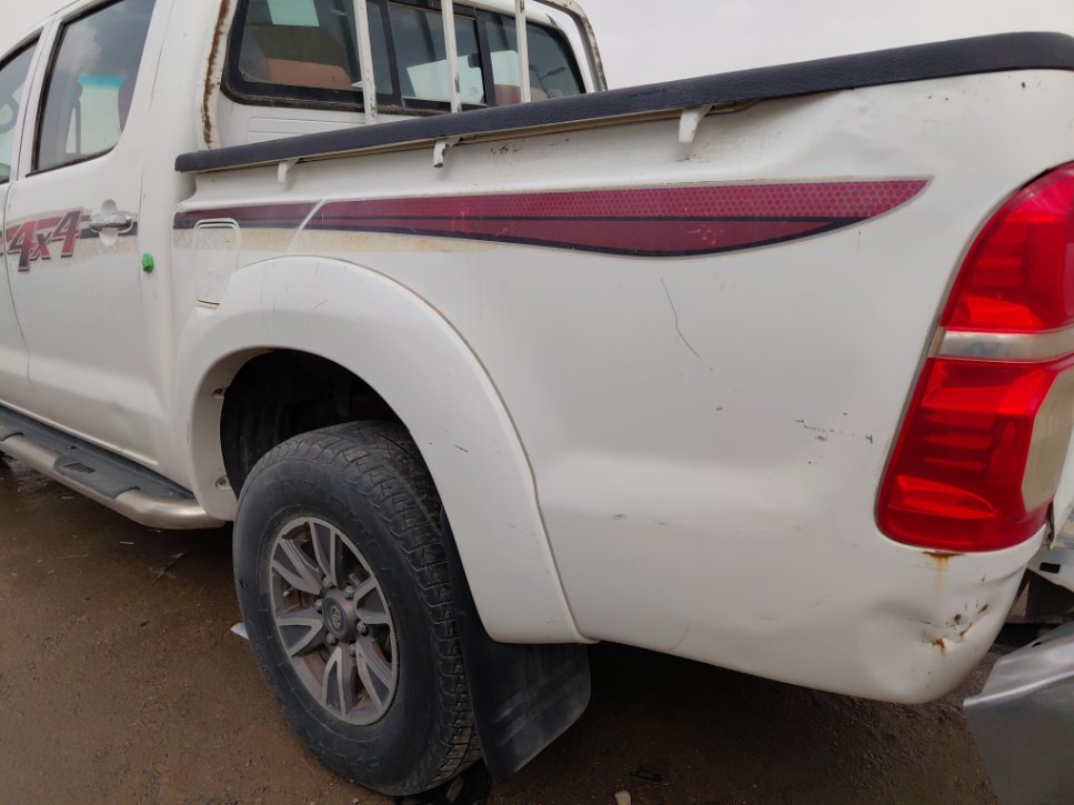 Toyota Hilux  2014 image