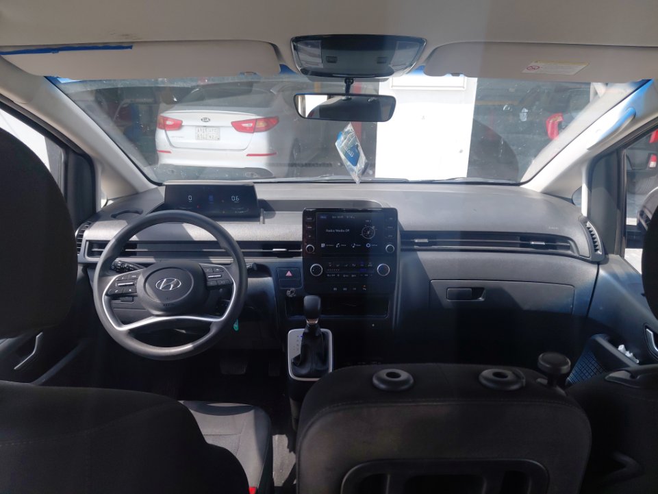 Hyundai Staria  2024 image