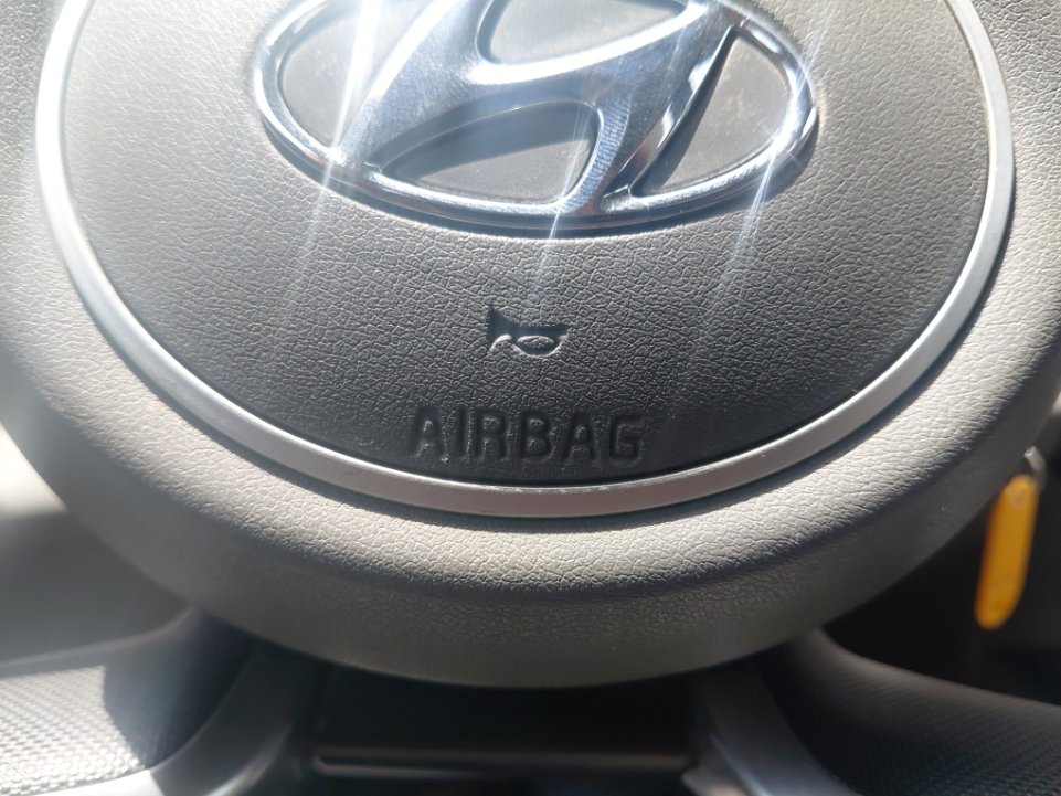 Hyundai Elantra  2023 image