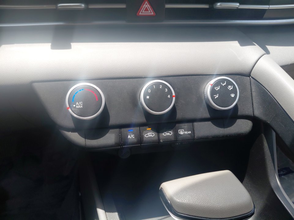 Hyundai Elantra  2023 image