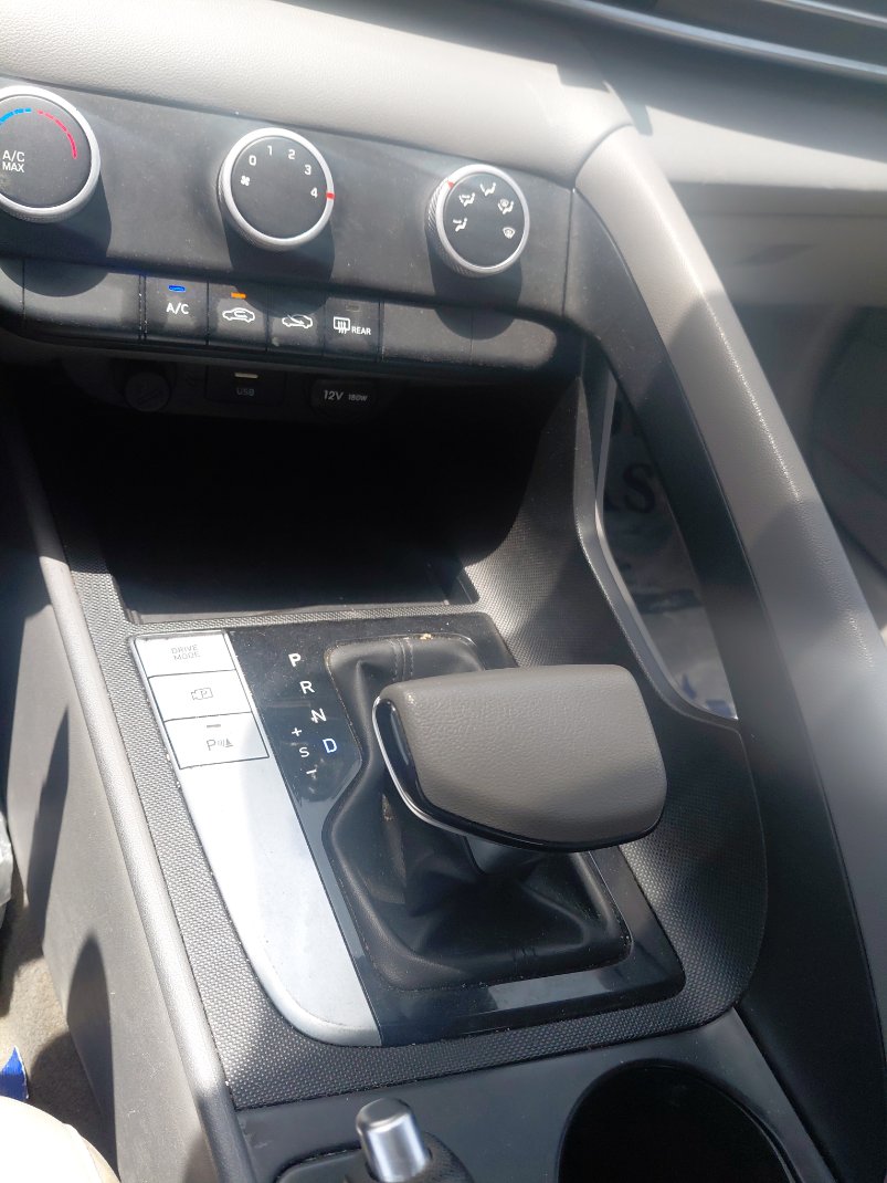 Hyundai Elantra  2023 image