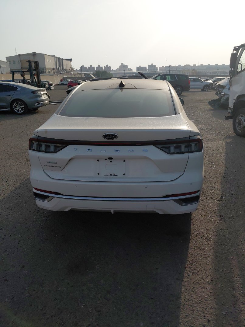 Ford Taurus  2024 image