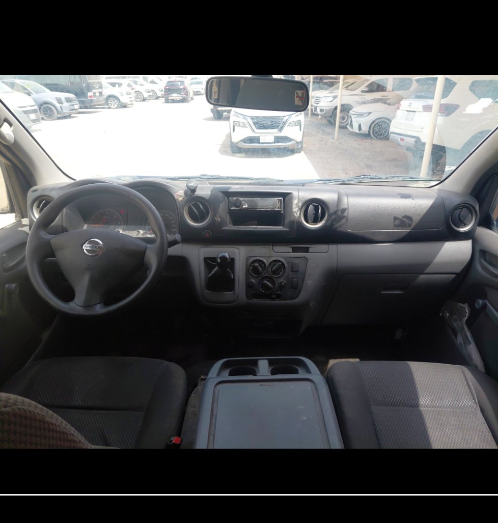 Nissan NV350 Urvan  2021 image