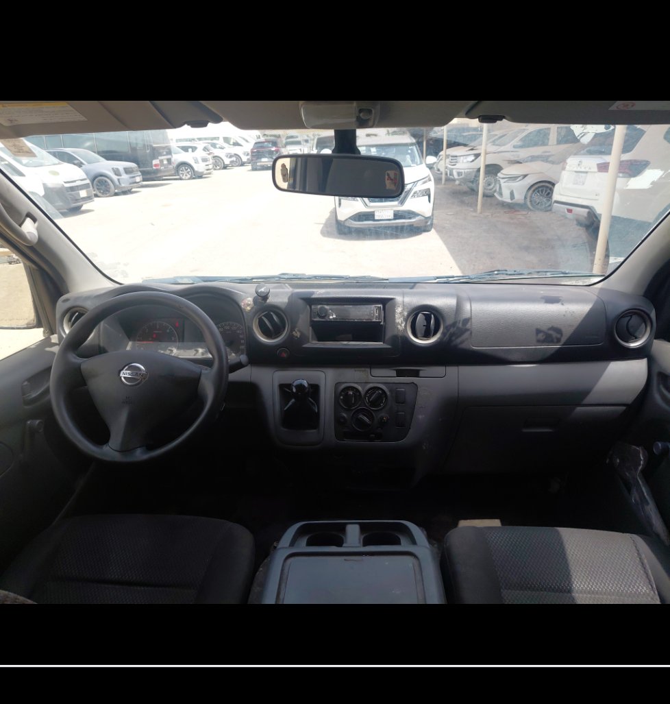 Nissan NV350 Urvan  2021 image