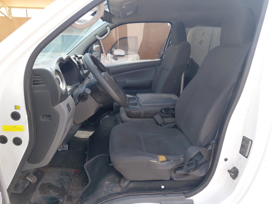 Nissan NV350 Urvan  2021 image