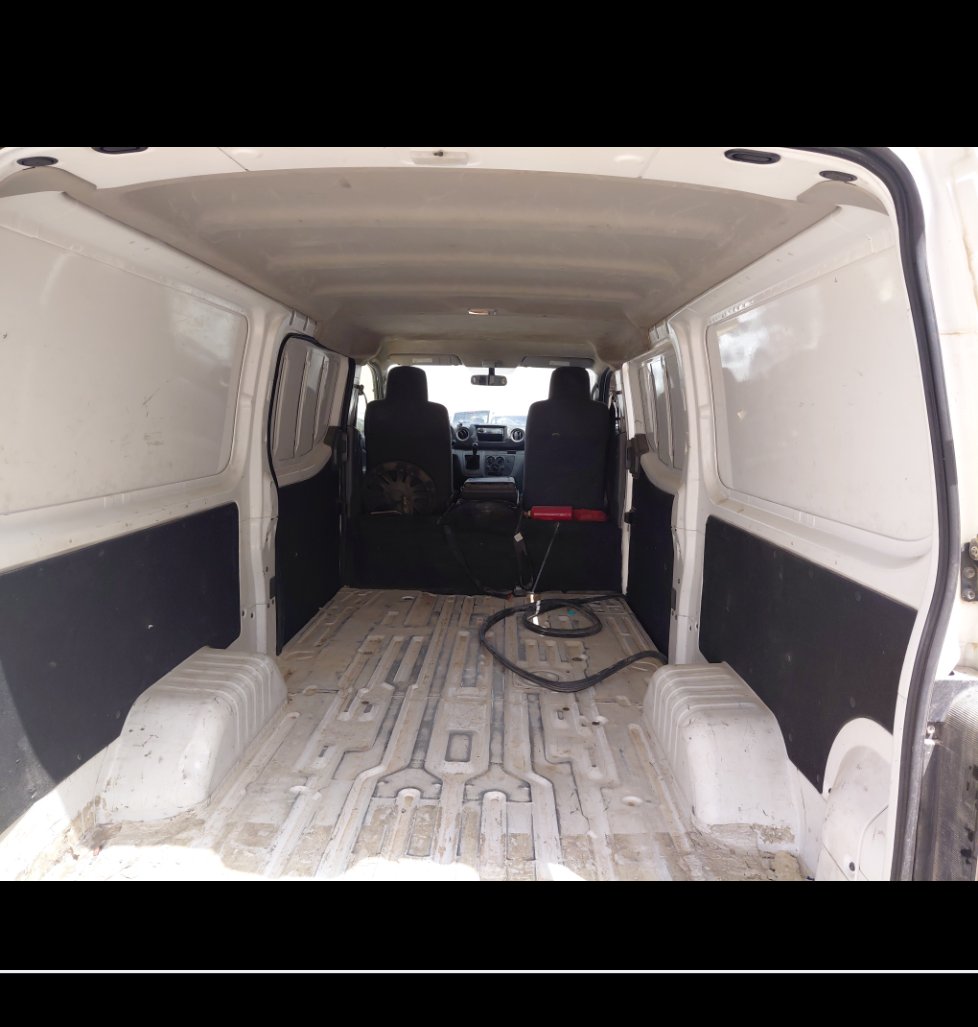 Nissan NV350 Urvan  2021 image