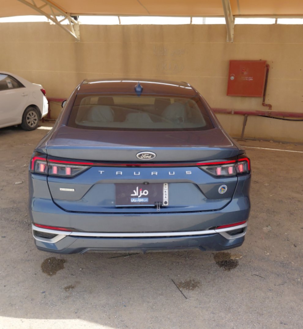 Ford Taurus  2023 image