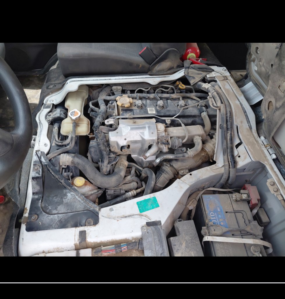 Nissan NV350 Urvan  2021 image