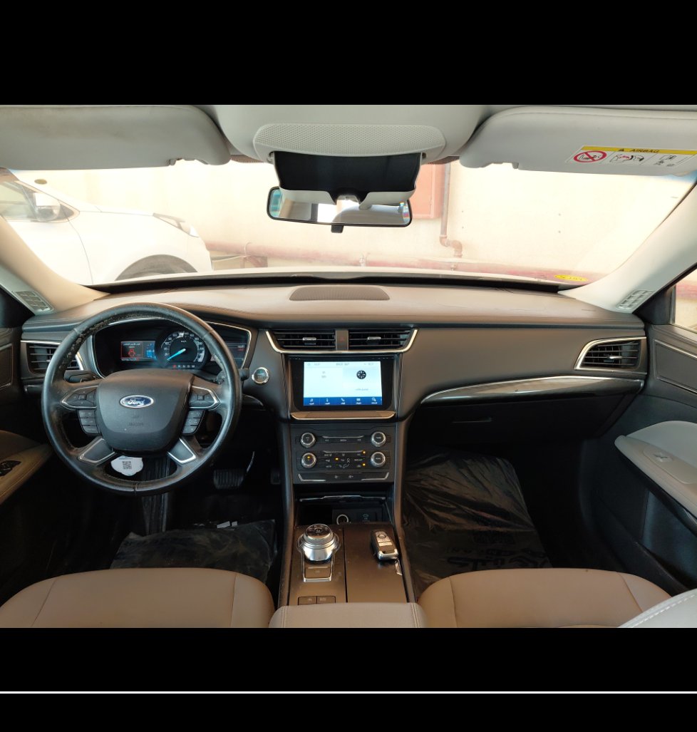 Ford Taurus  2022 image