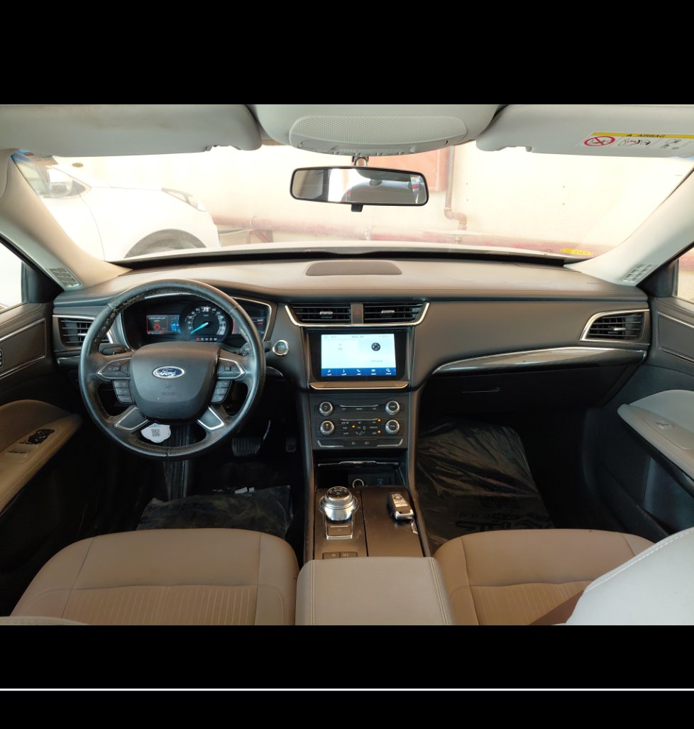Ford Taurus  2022 image