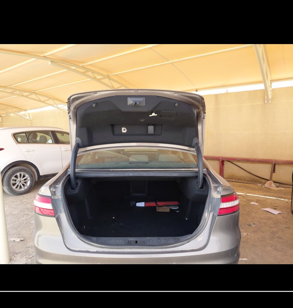 Ford Taurus  2022 image