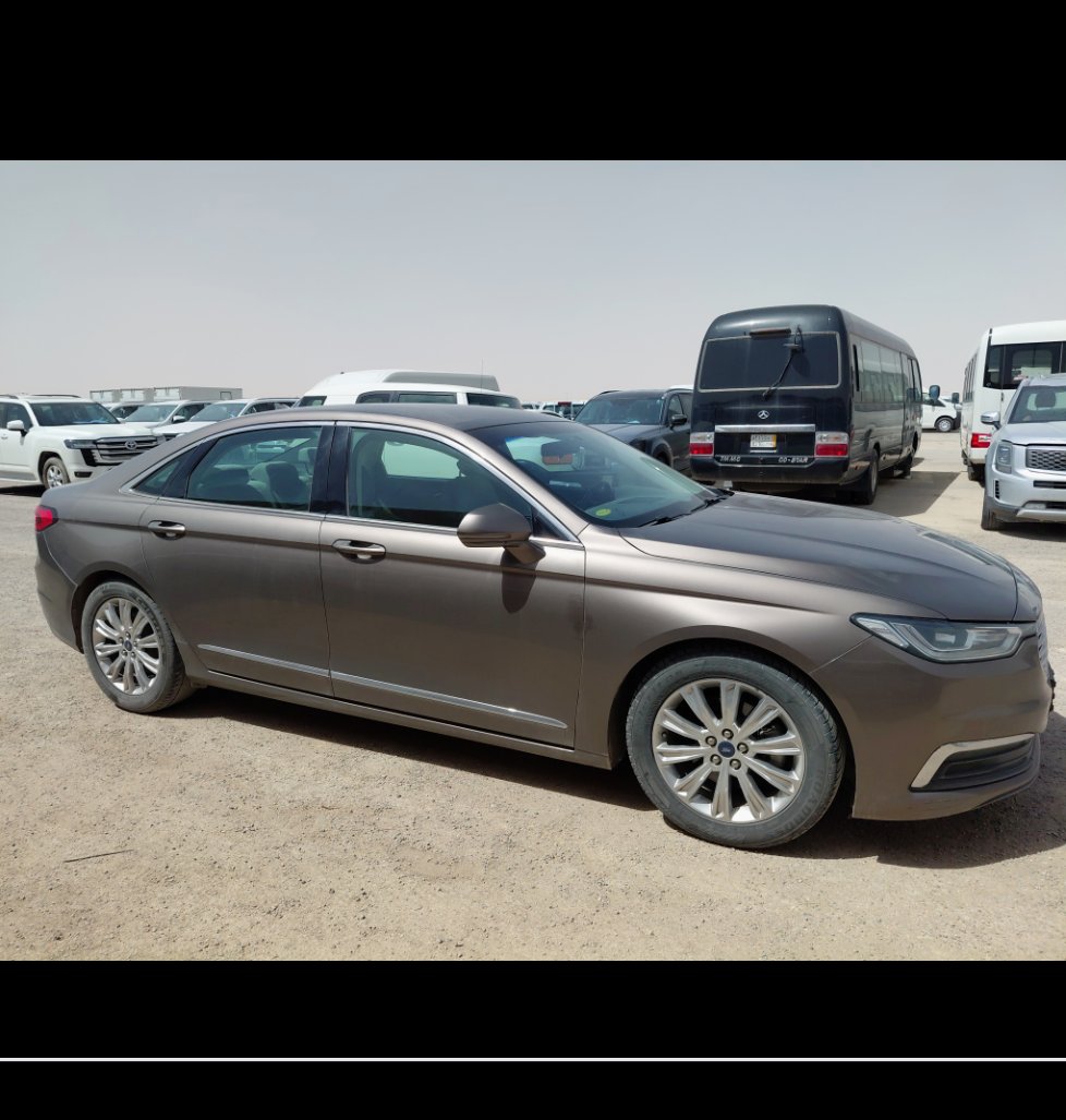 Ford Taurus  2022 image