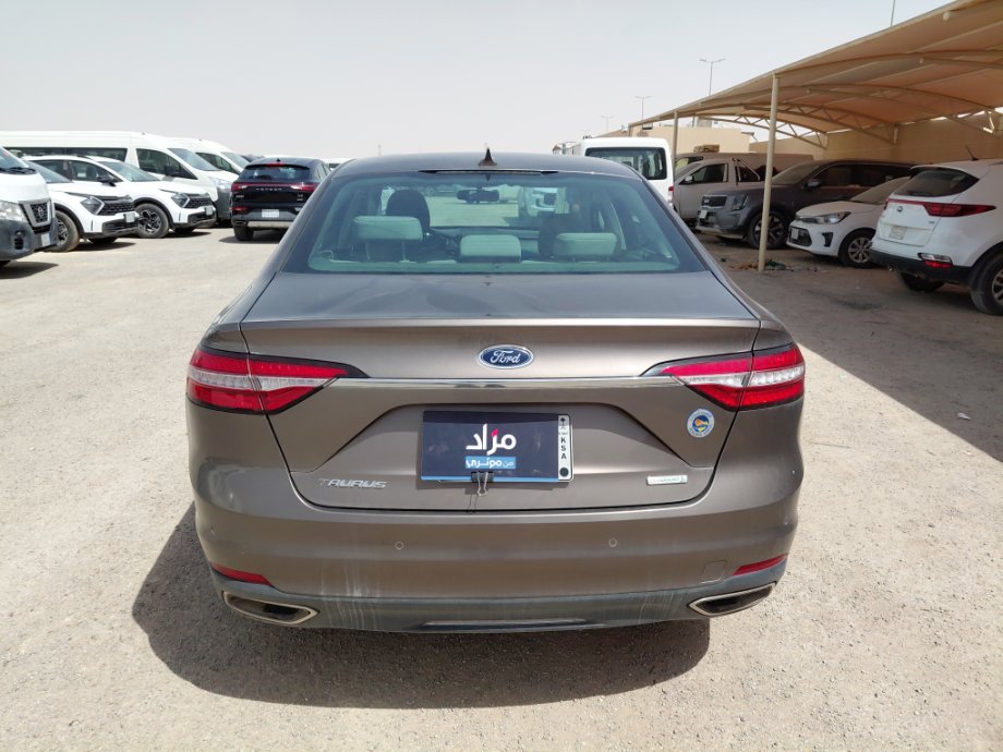 Ford Taurus  2022 image