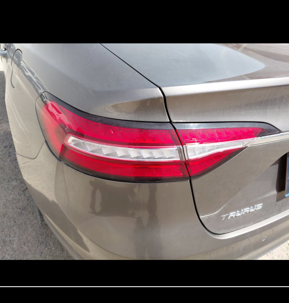 Ford Taurus  2022 image
