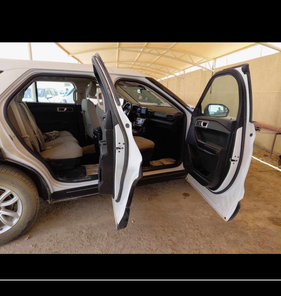 Ford Explorer  2021 image