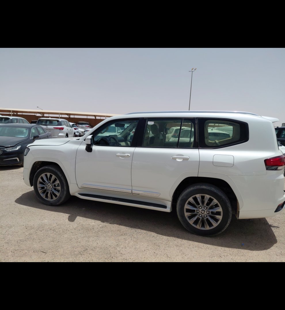 Toyota Land Cruiser GXR4 2023 image