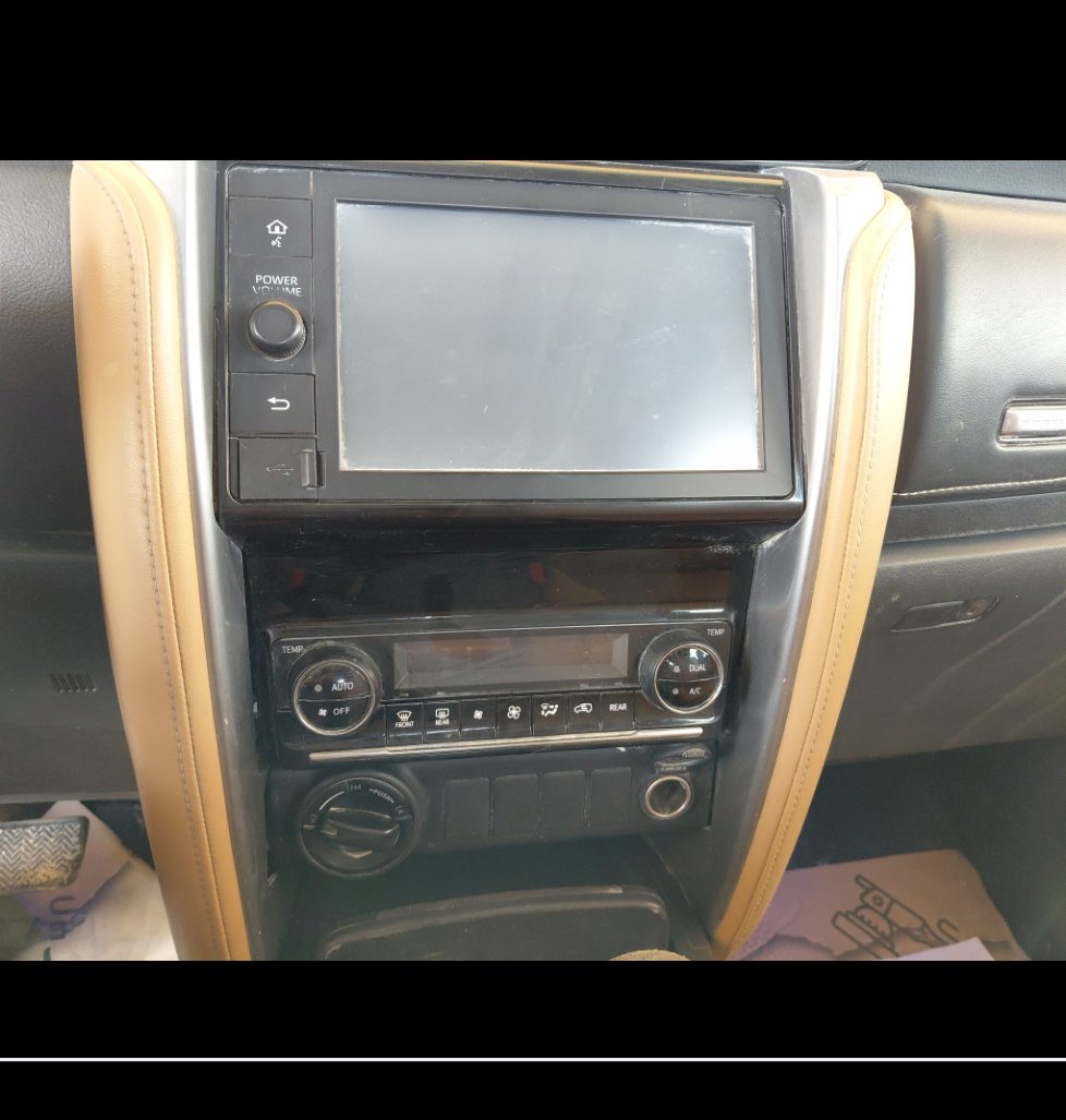 Toyota Fortuner VX1 2023 image